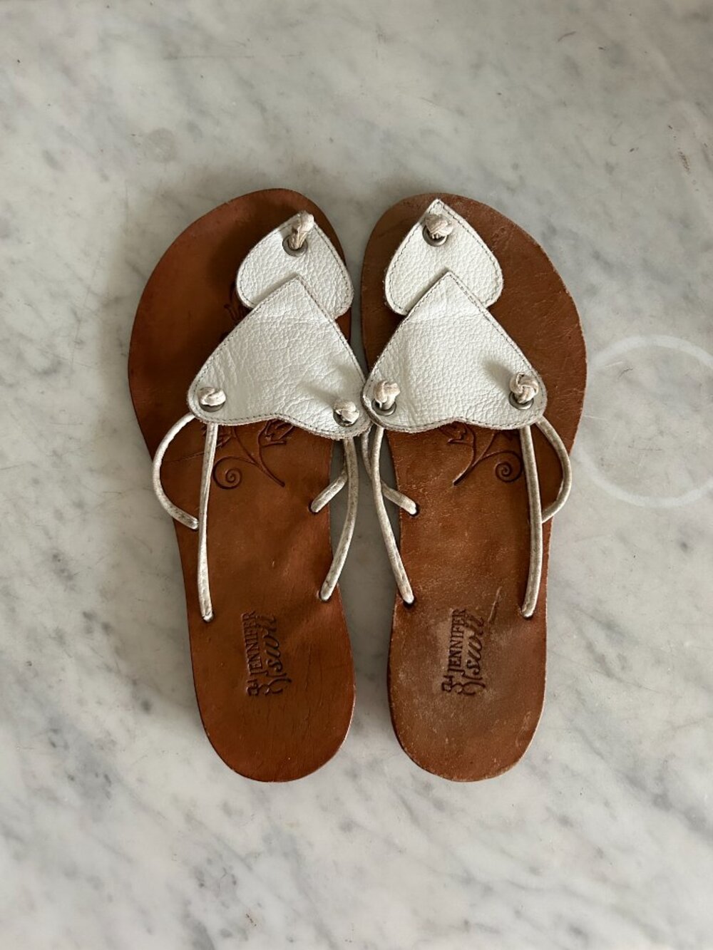 Jennifer Swii White Leather Heart Thong Sandals - Y2K Vintage Urban Outfitters